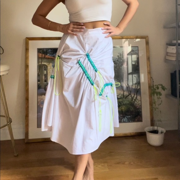 White drawstring utility skirt. - Picture 4 of 4